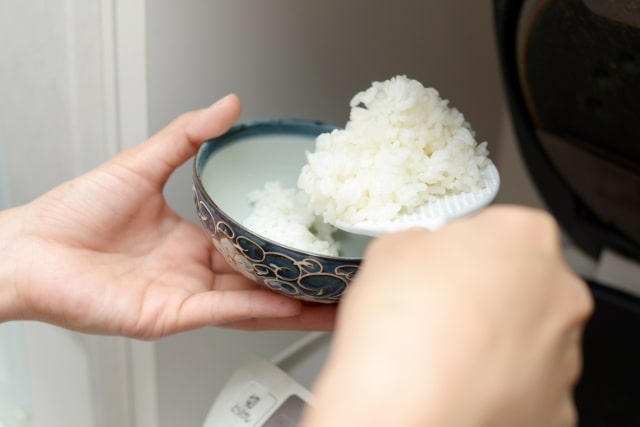 【管理栄養士解説】糖質は一日に何g摂るべき?糖質制限中は?計算方法を解説