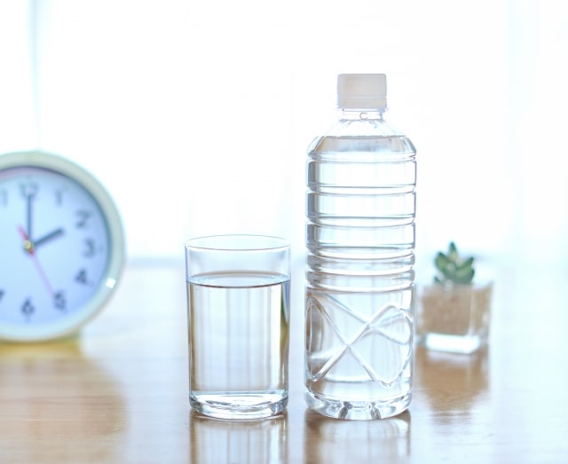 水
