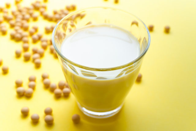 豆乳を飲むと太る?ダイエット中におすすめの飲み方や女性に嬉しい5つの効果を解説