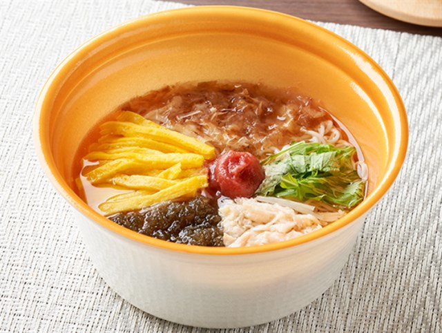 梅と蒸し鶏のあったかそうめん