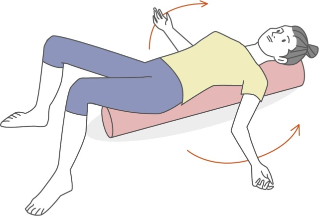 ストレッチポールを使う女性