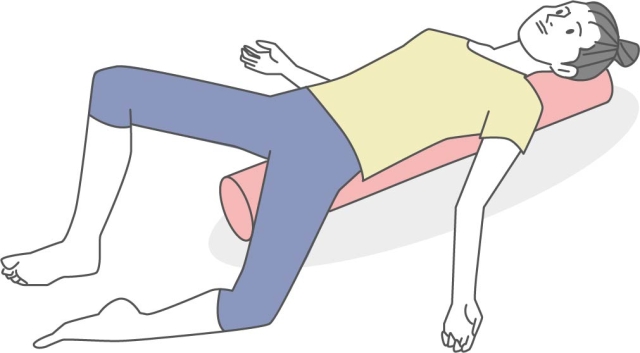 ストレッチポールを使う女性